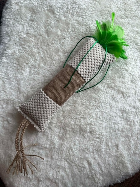 Sznurkowy Koci Totem